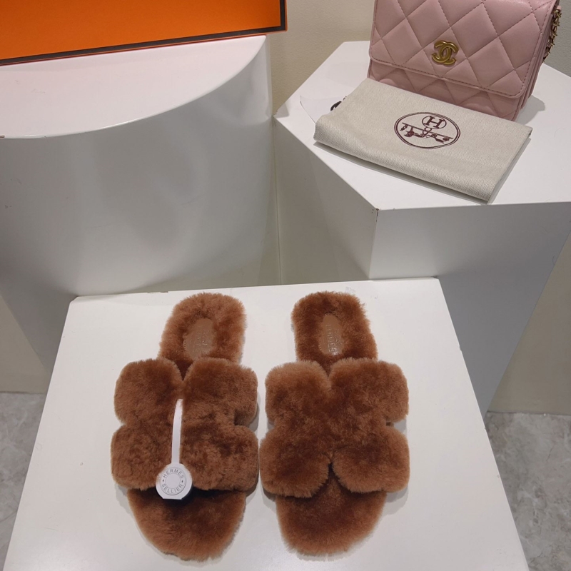 H**mes slippers